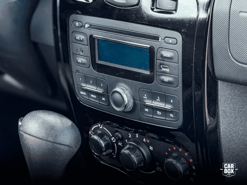 RENAULT Sandero - Foto