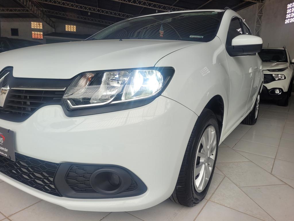 RENAULT Sandero - Foto