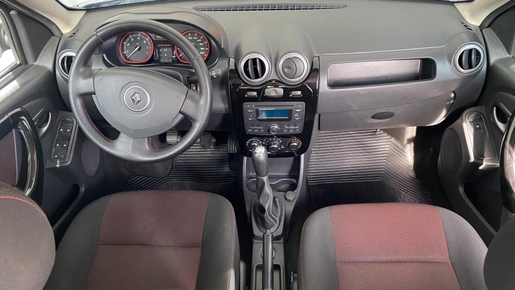 RENAULT Sandero - Foto