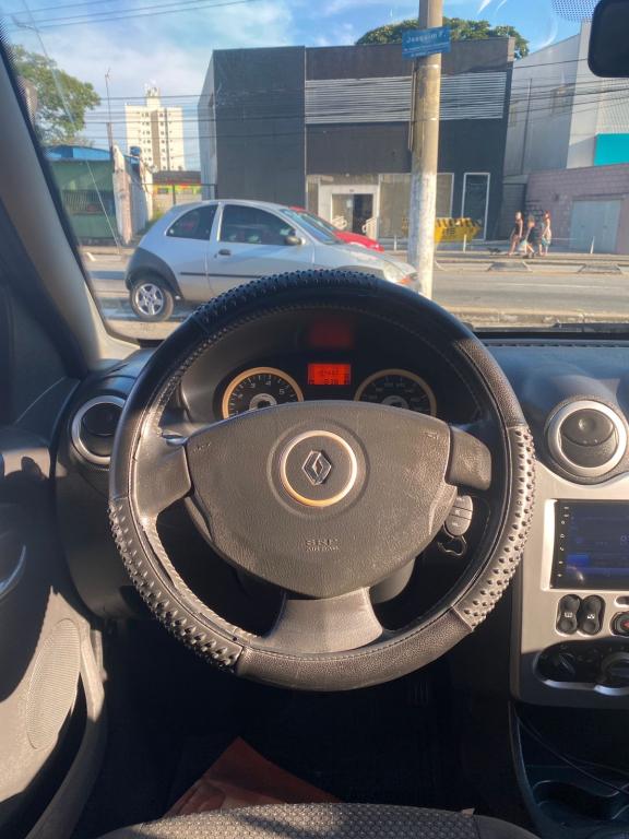 RENAULT Sandero - Foto