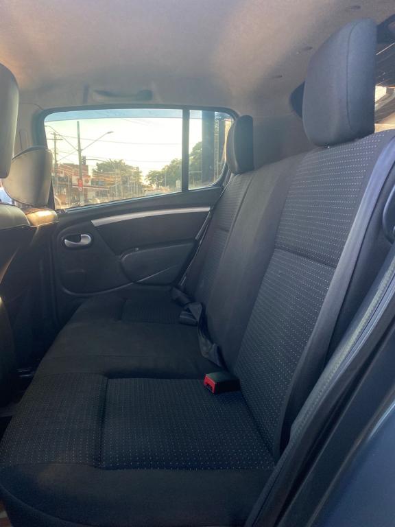 RENAULT Sandero - Foto