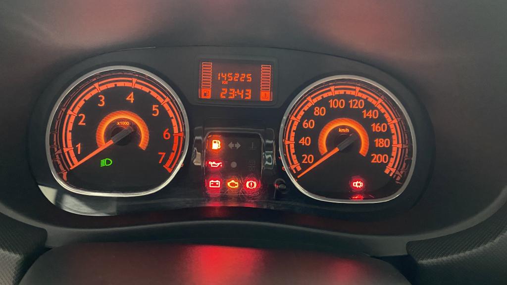 RENAULT Sandero - Foto