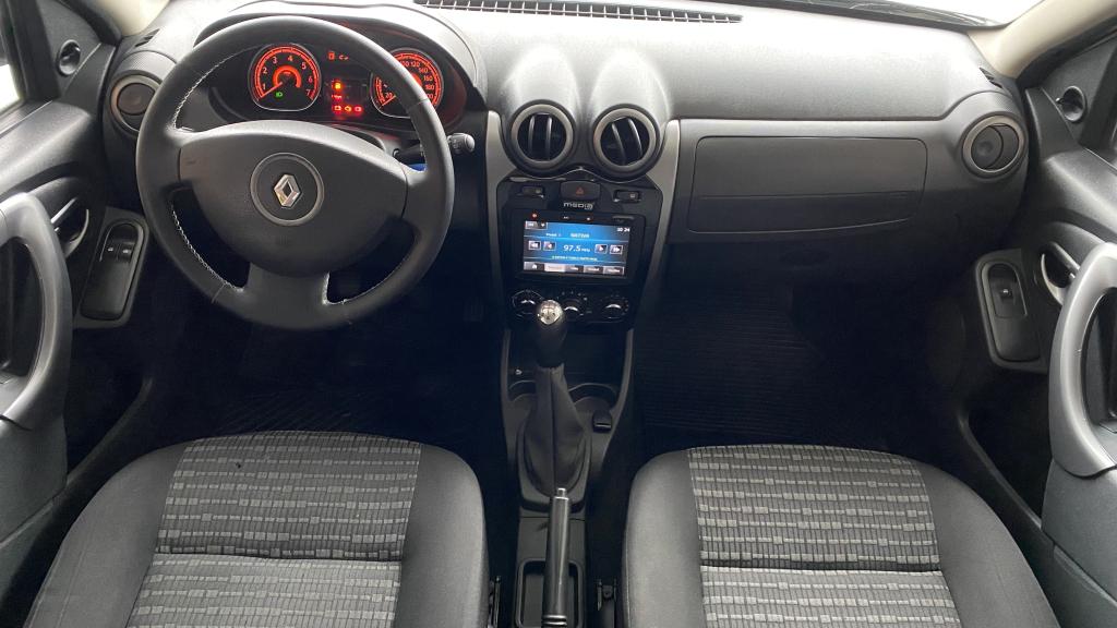 RENAULT Sandero - Foto