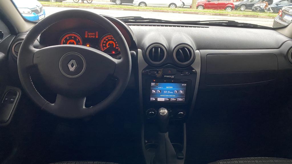 RENAULT Sandero - Foto