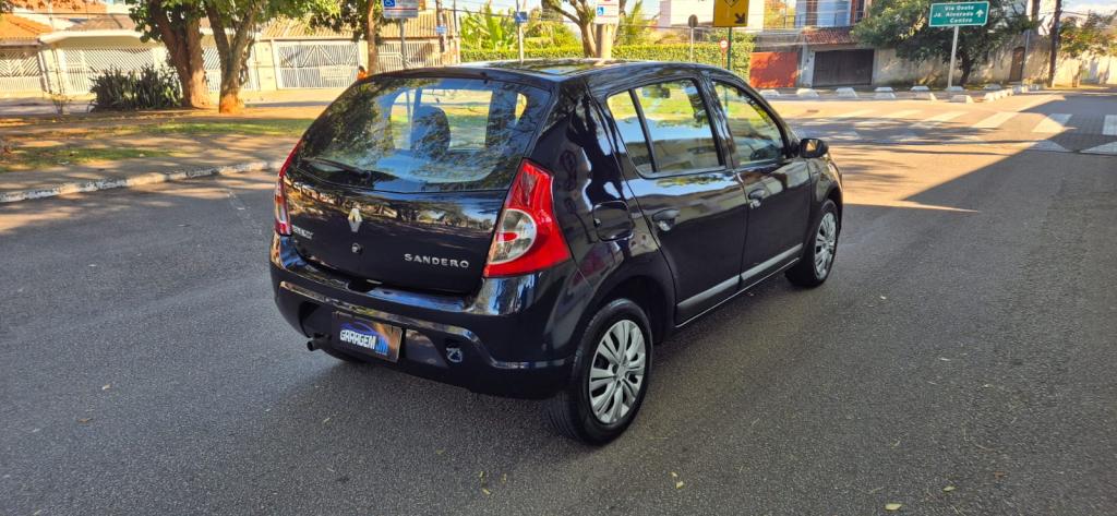 RENAULT Sandero - Foto