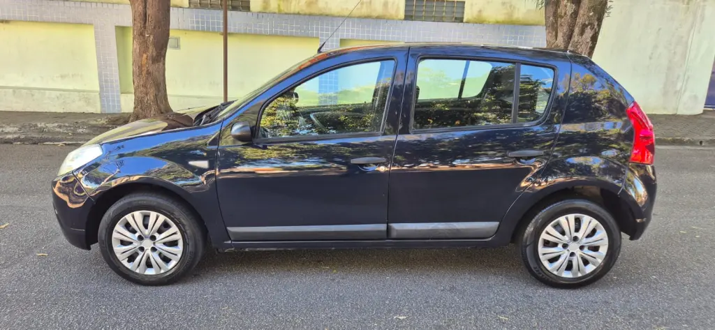 RENAULT Sandero - Foto