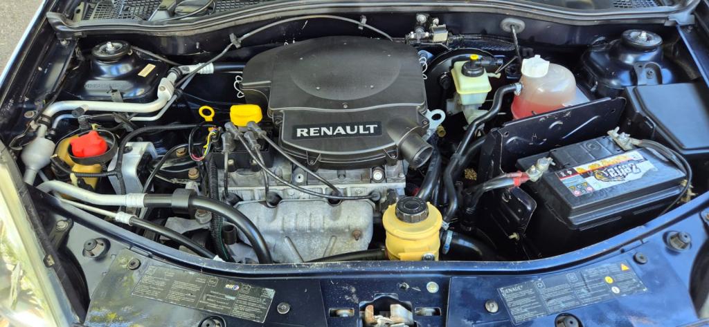 RENAULT Sandero - Foto