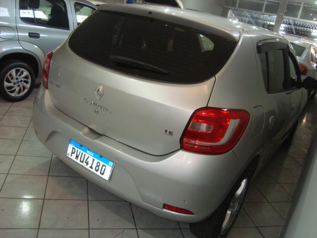 RENAULT Sandero - Foto