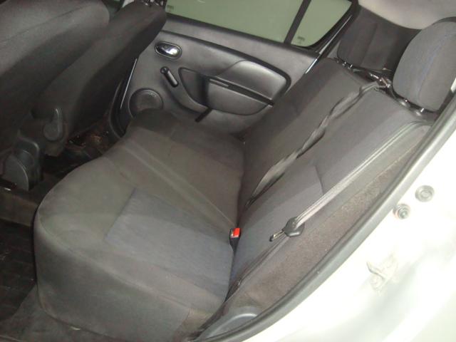 RENAULT Sandero - Foto