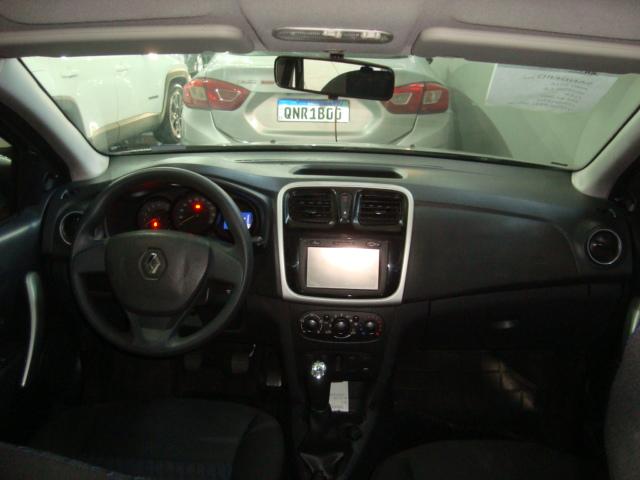 RENAULT Sandero - Foto