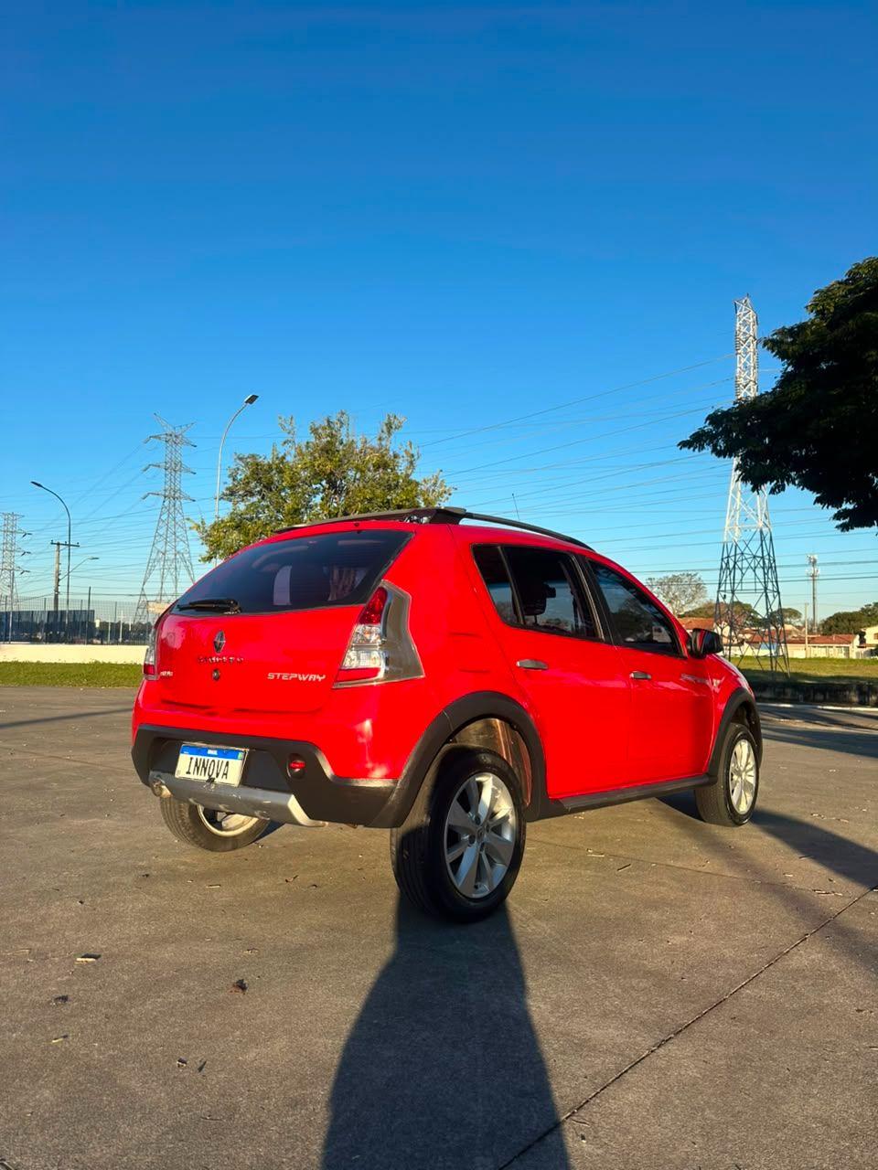 RENAULT Sandero - Foto