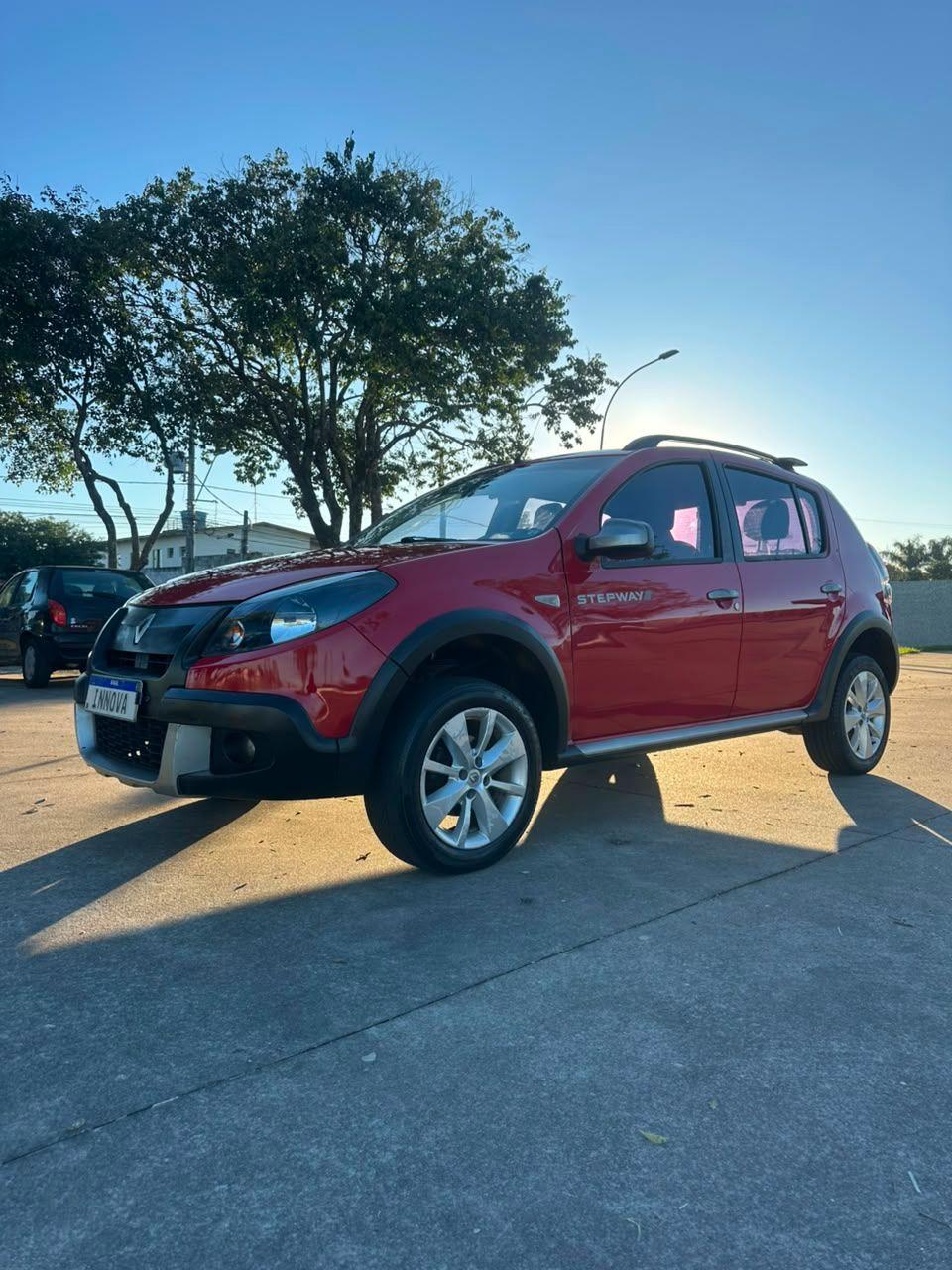 RENAULT Sandero - Foto