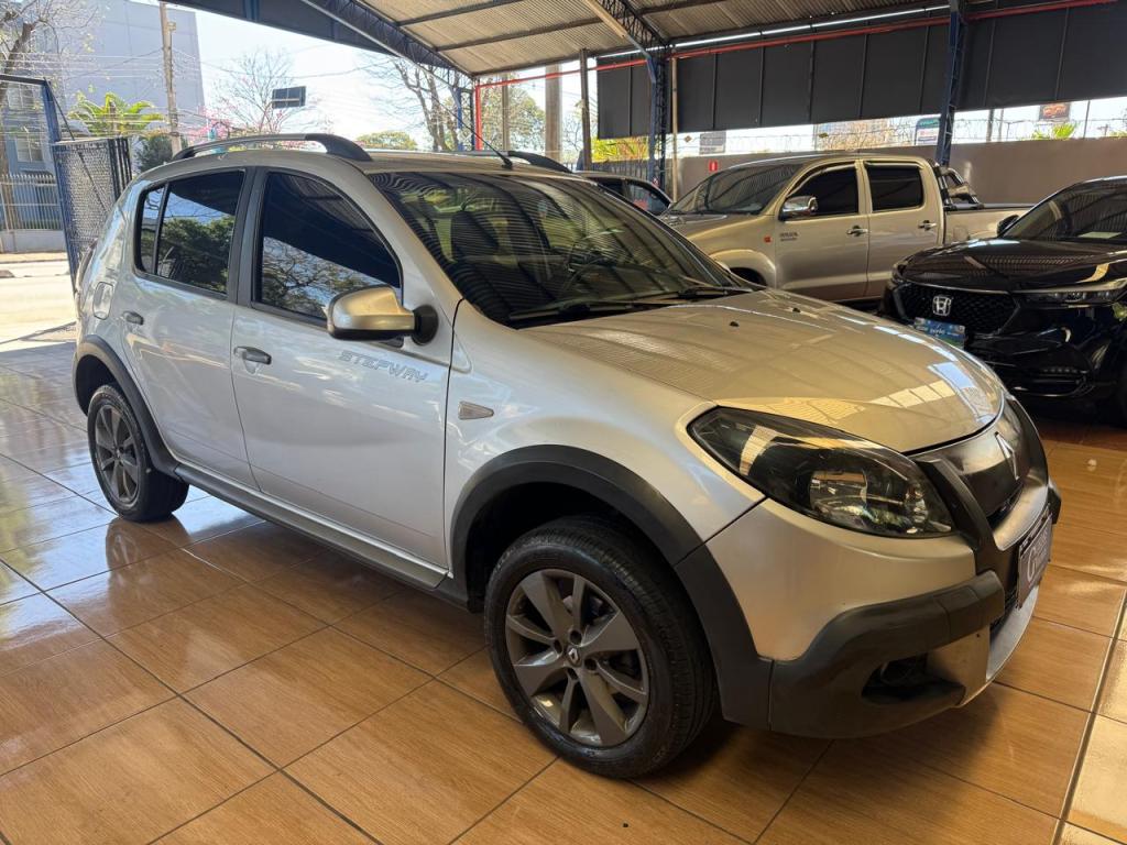 RENAULT Sandero - Foto