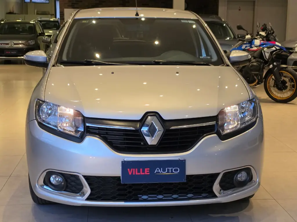 RENAULT Sandero - Foto