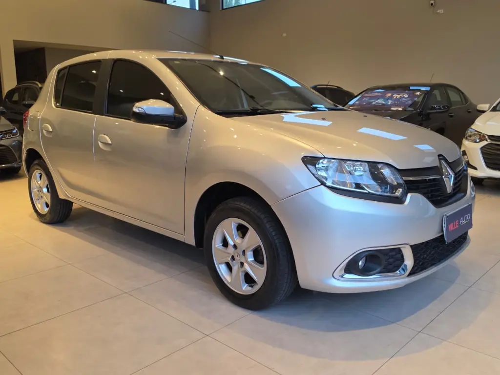 RENAULT Sandero - Foto