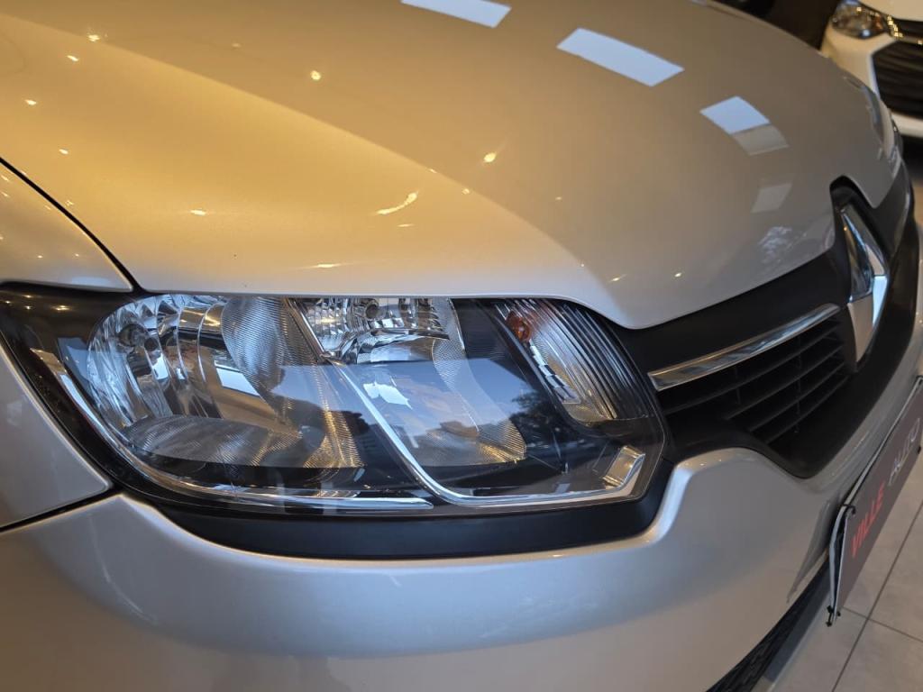 RENAULT Sandero - Foto