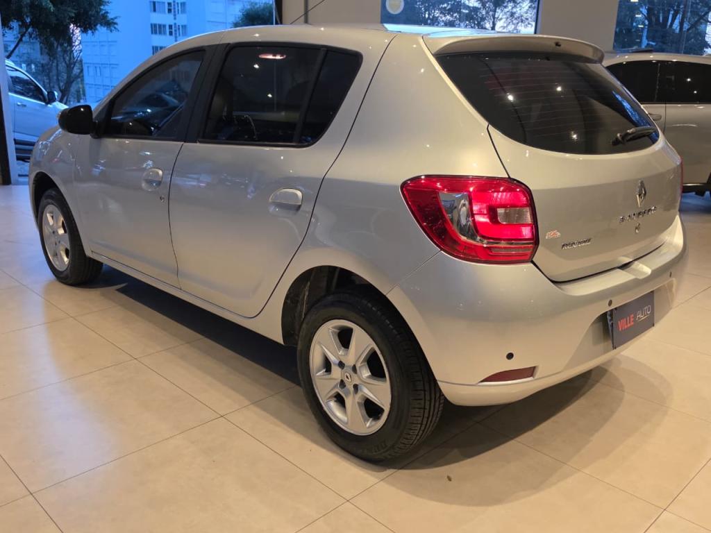 RENAULT Sandero - Foto