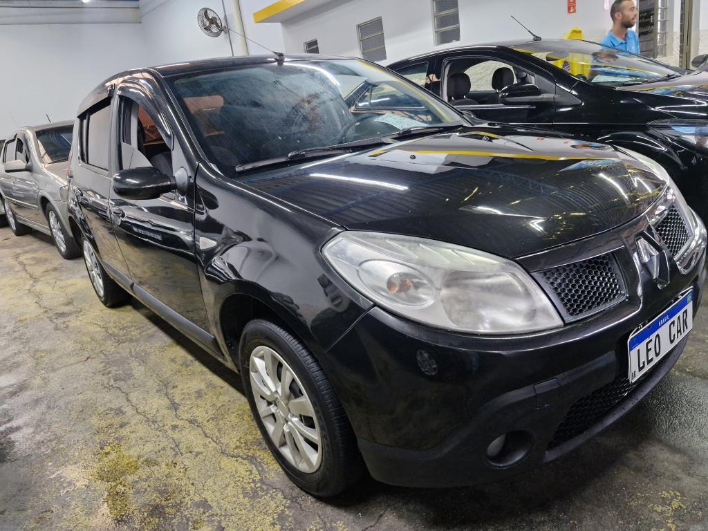 RENAULT Sandero - Foto