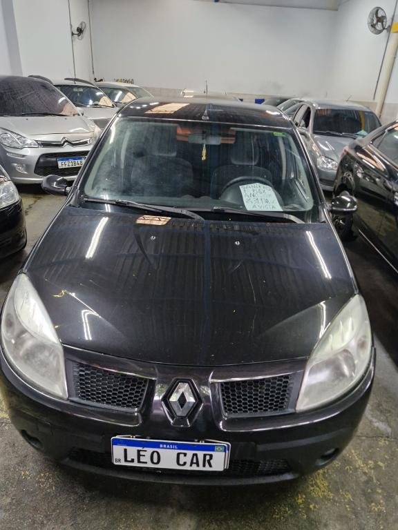RENAULT Sandero - Foto
