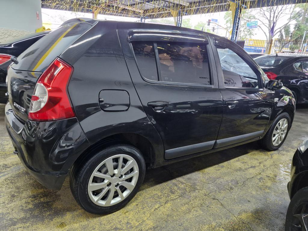 RENAULT Sandero - Foto