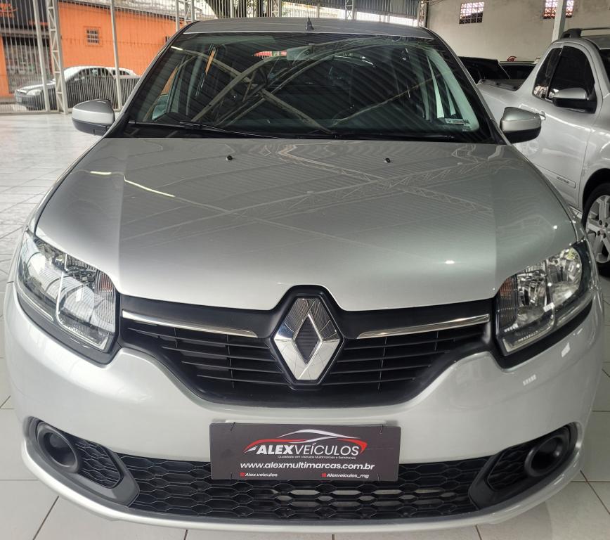 RENAULT Sandero - Foto