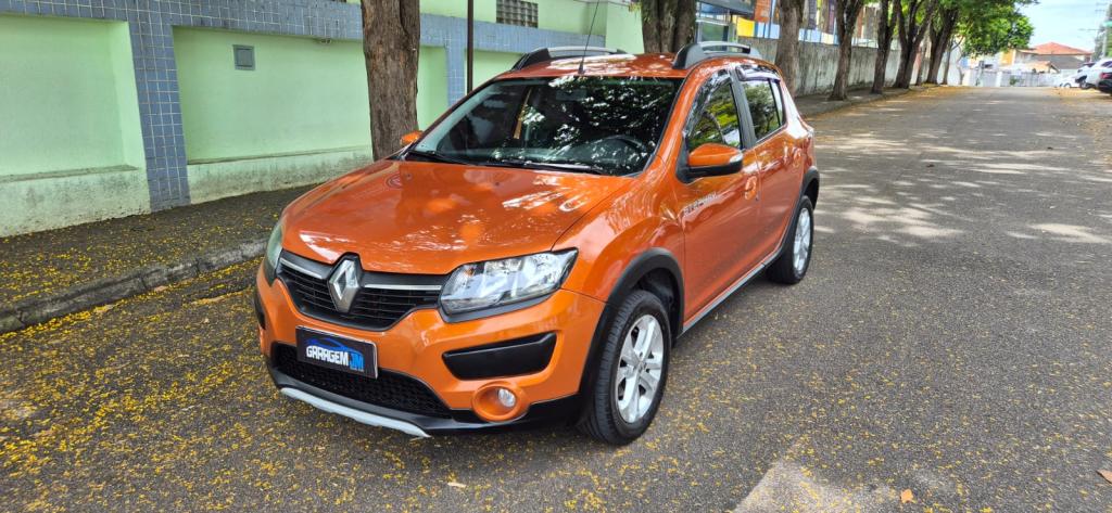 RENAULT Sandero - Foto