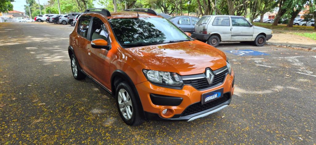 RENAULT Sandero - Foto