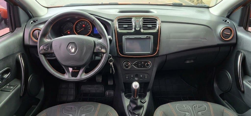 RENAULT Sandero - Foto
