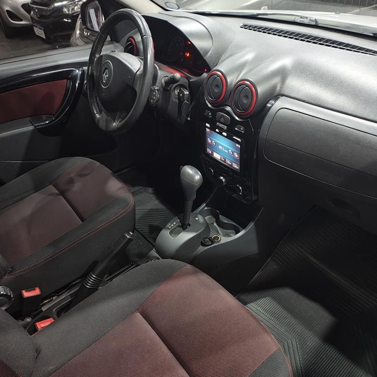 RENAULT Sandero - Foto