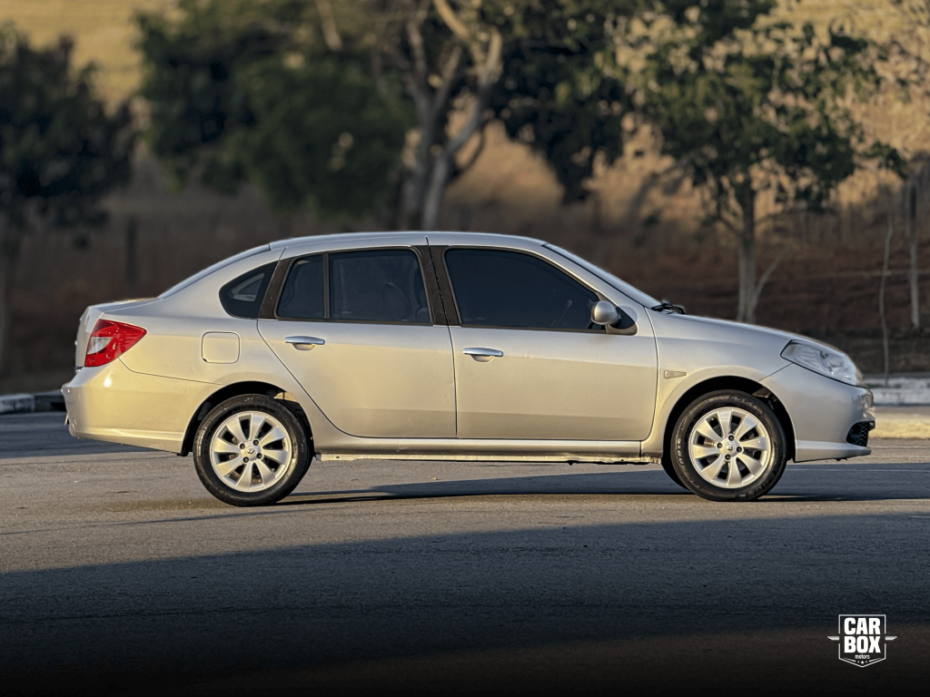 RENAULT Symbol - Foto