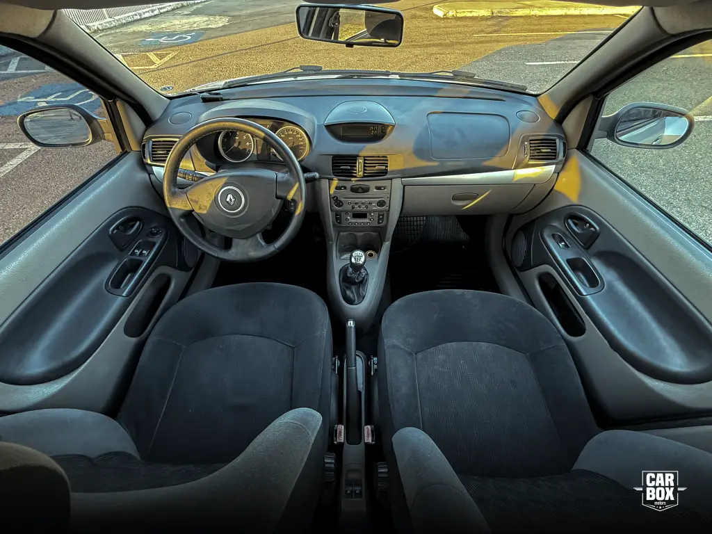 RENAULT Symbol - Miniatura