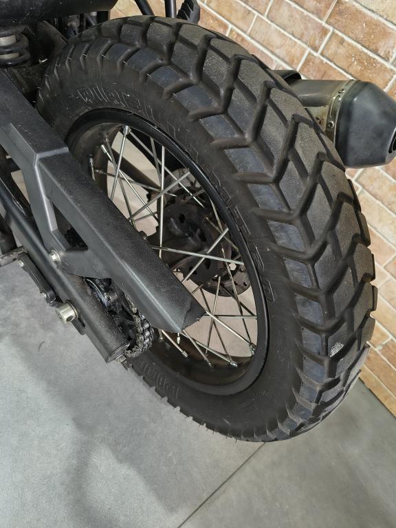 ROYAL ENFIELD Hymalayan 400 - Foto