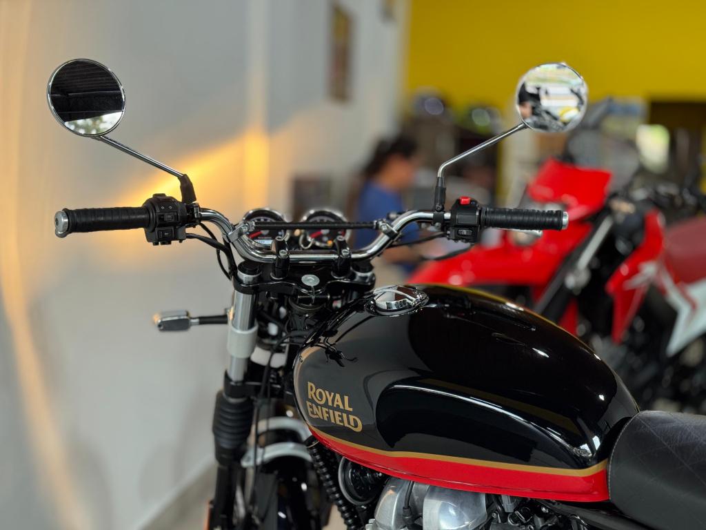 ROYAL ENFIELD Interceptor 650 - Foto