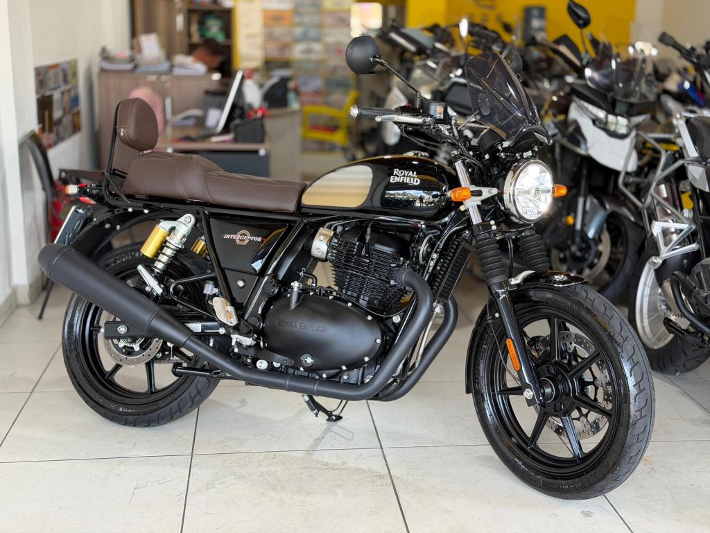ROYAL ENFIELD Interceptor 650