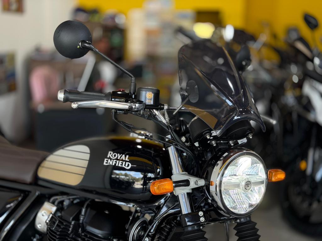 ROYAL ENFIELD Interceptor 650 - Foto