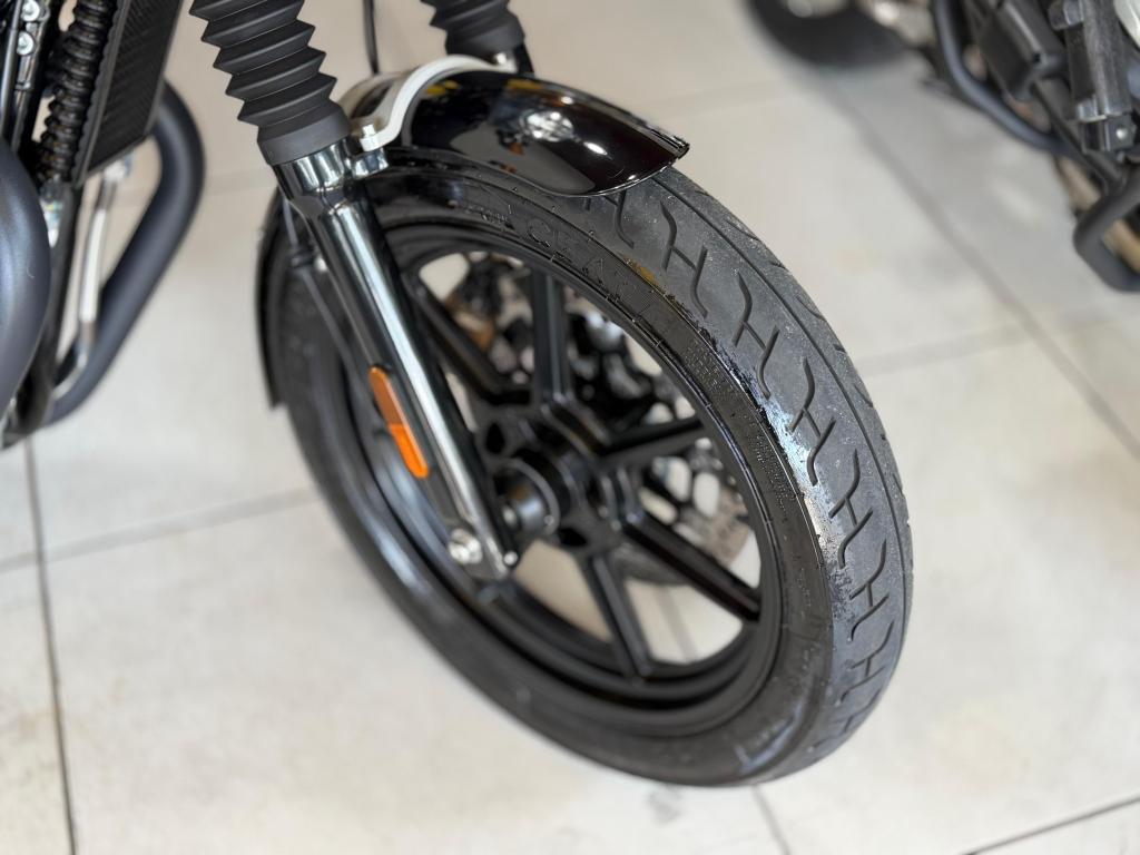 ROYAL ENFIELD Interceptor 650 - Foto