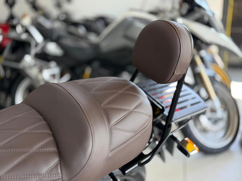 ROYAL ENFIELD Interceptor 650 - Foto