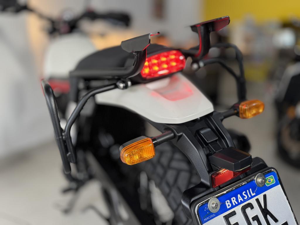 ROYAL ENFIELD Scram 411 - Foto