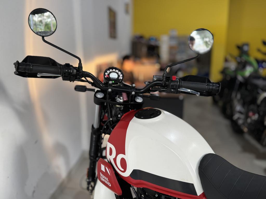 ROYAL ENFIELD Scram 411 - Foto