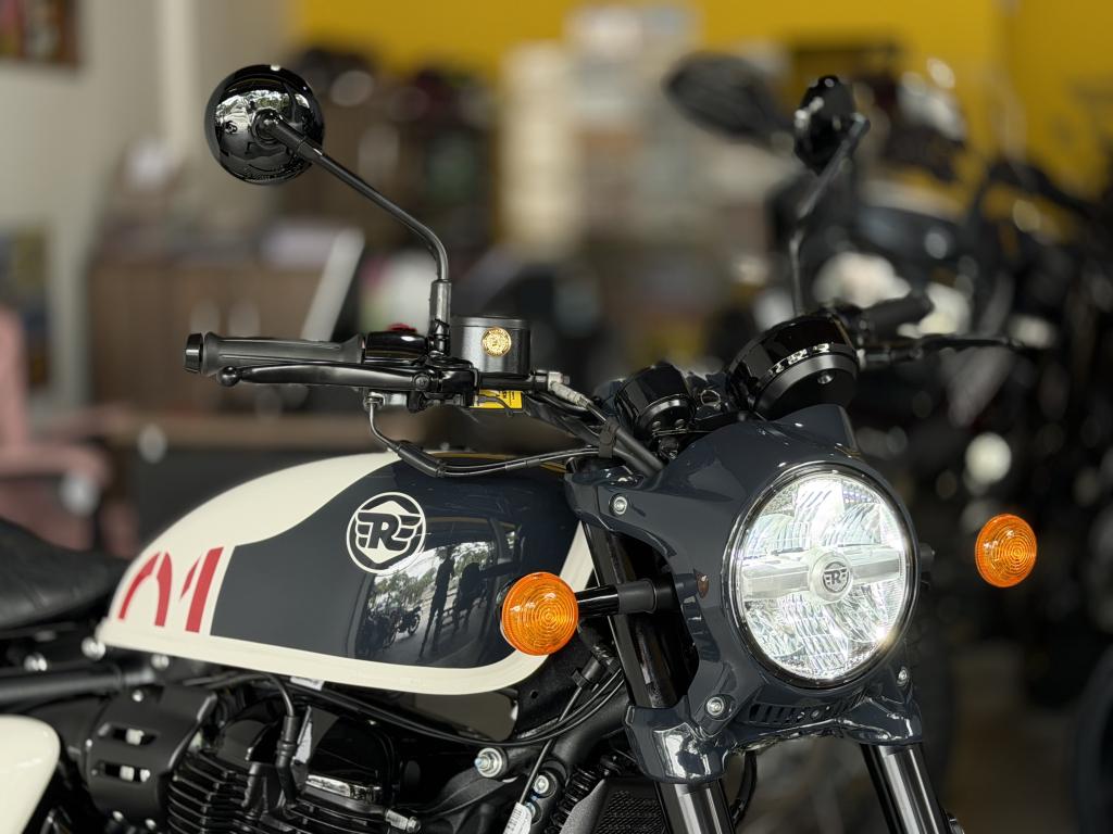 ROYAL ENFIELD Shotgun 650 - Foto