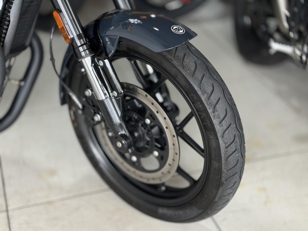 ROYAL ENFIELD Shotgun 650 - Foto