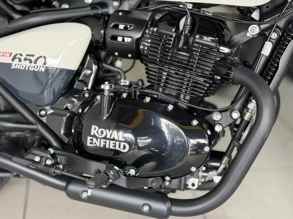 ROYAL ENFIELD Shotgun 650 - Foto