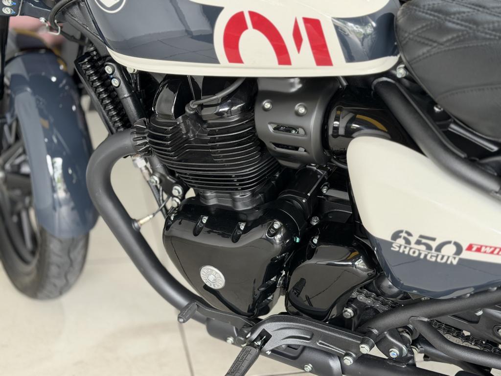 ROYAL ENFIELD Shotgun 650 - Foto