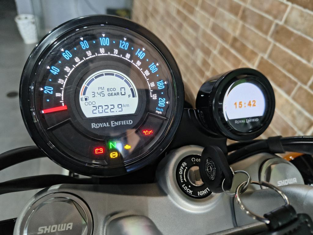 ROYAL ENFIELD Super Meteor 650 - Foto