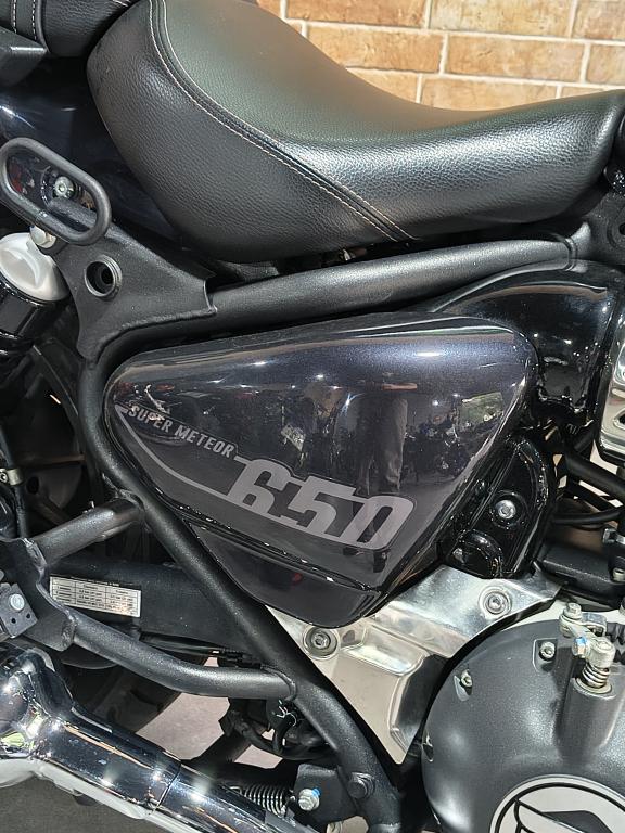 ROYAL ENFIELD Super Meteor 650 - Foto