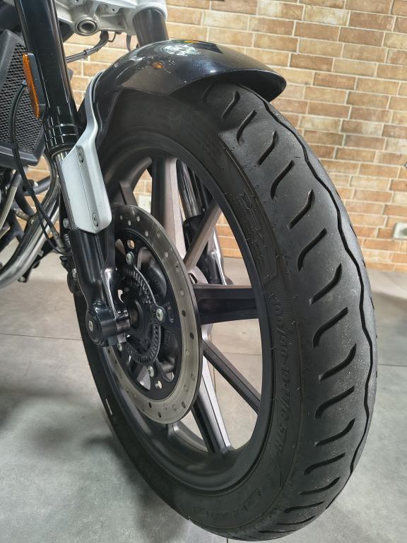 ROYAL ENFIELD Super Meteor 650 - Foto