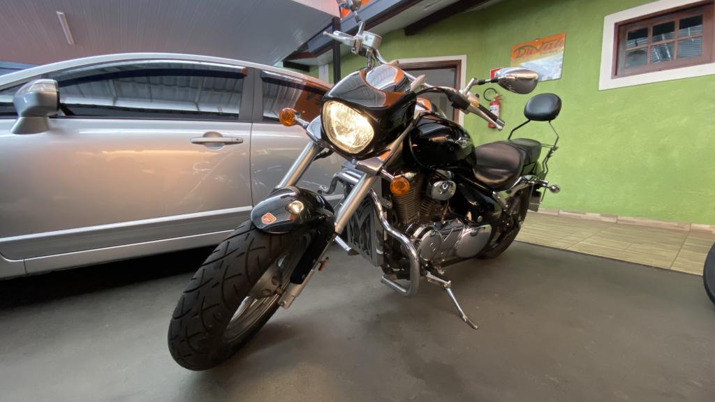 SUZUKI Boulevard M 800