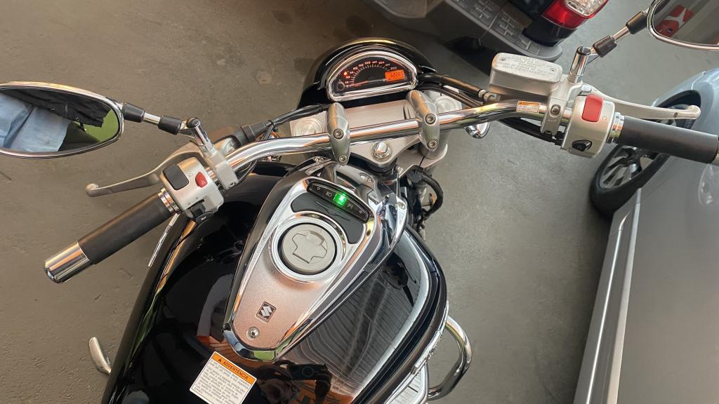 SUZUKI Boulevard M 800 - Foto