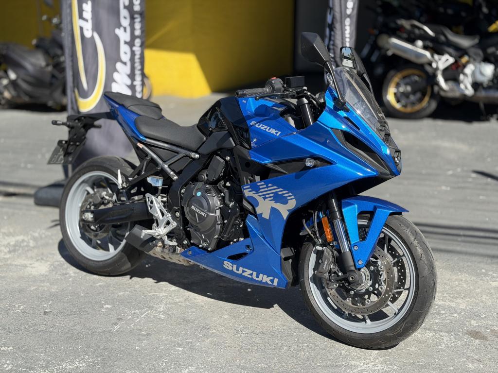 SUZUKI GSX-8R