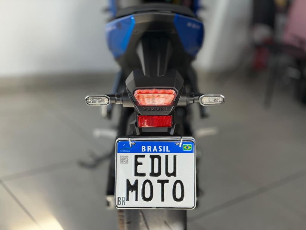 SUZUKI GSX-8R - Foto